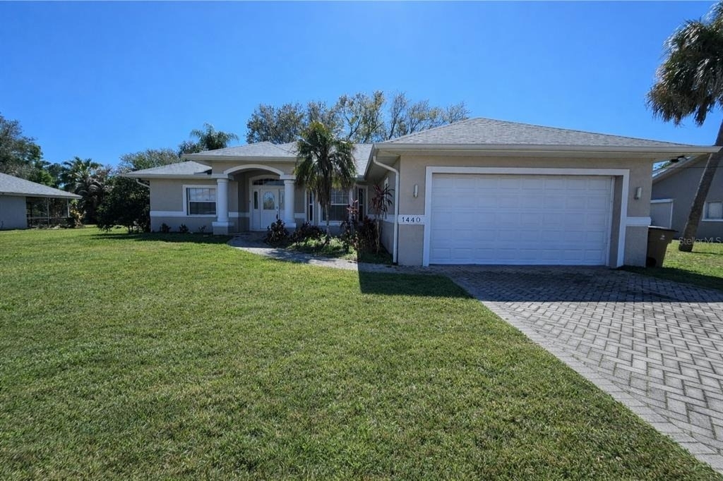 1440 Graham Circle - Photo 0