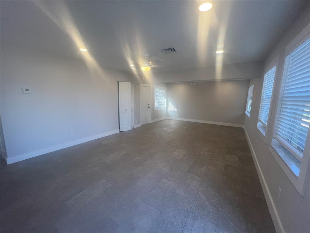 322 Lasayette Drive Ne - Photo 3