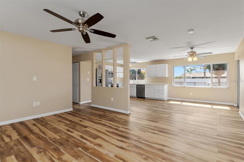 18019 Avonsdale Circle - Photo 2