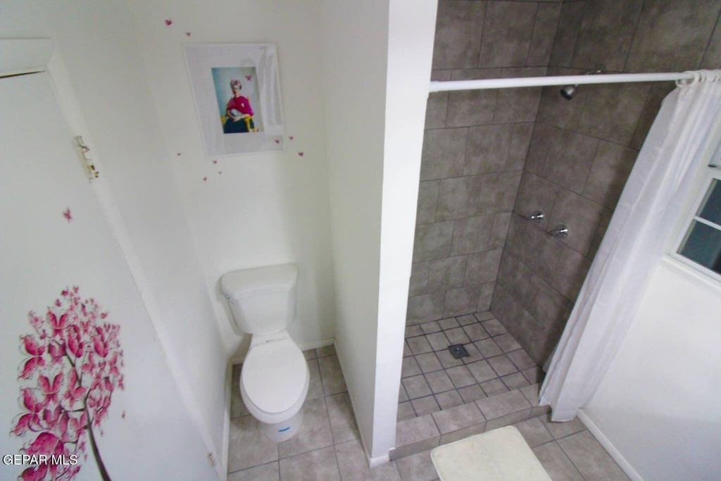 5200 Carousel Drive - Photo 3