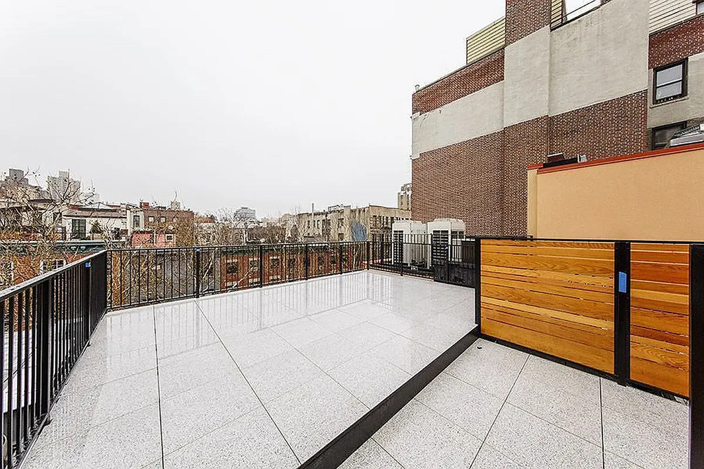 222 East 12th Street - Photo 7