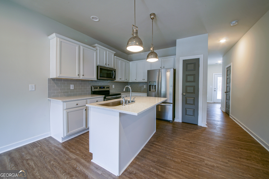 305 Lorien Way - Photo 1
