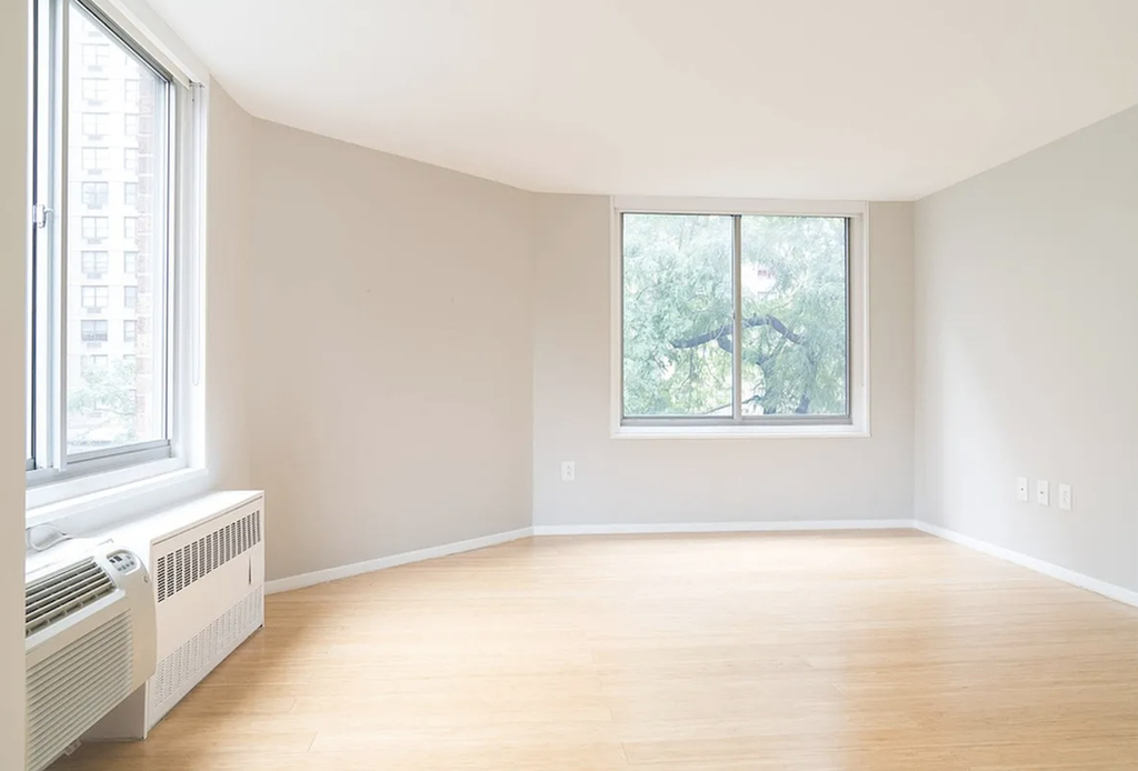2nd Avenue - Photo 1