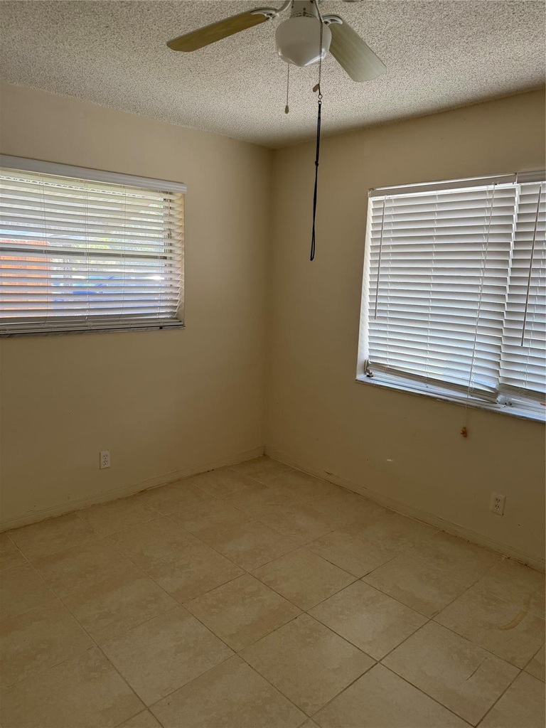 1873 Nw 46th Street - Photo 4