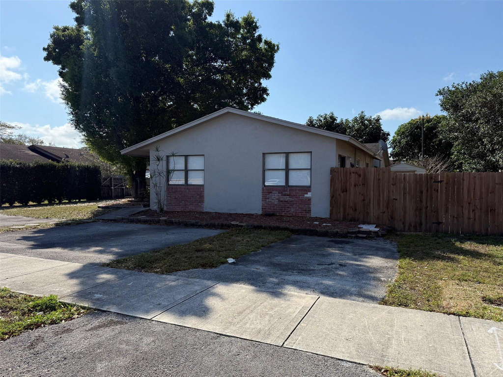 6140 Sw 43rd Street - Photo 3