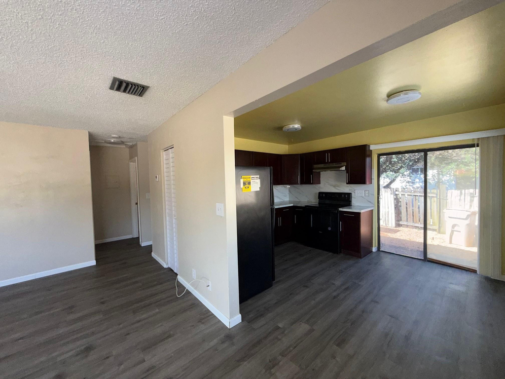 6140 Sw 43rd Street - Photo 10