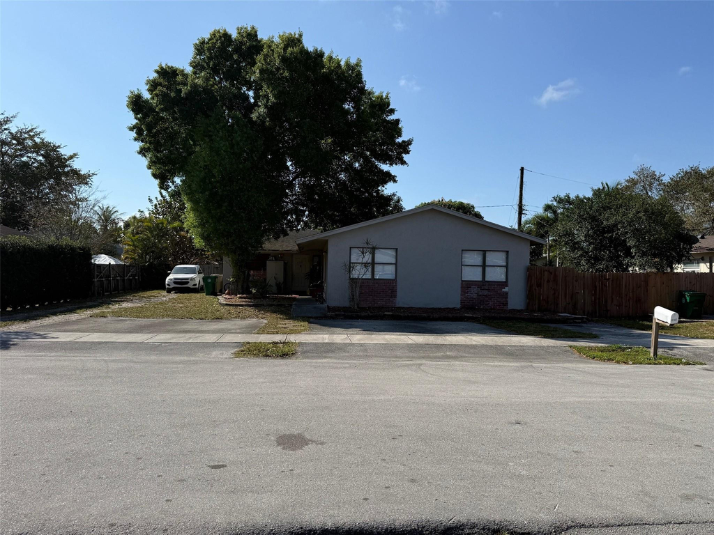 6140 Sw 43rd Street - Photo 0