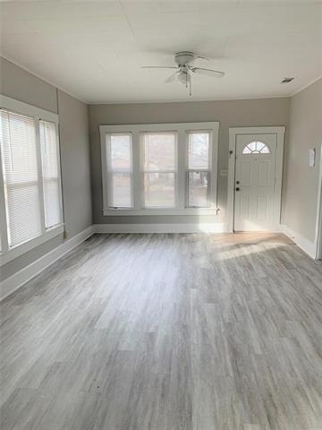 520 E Day Street - Photo 1
