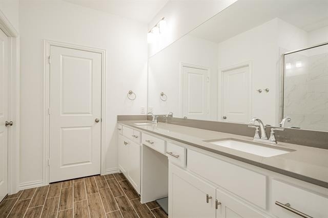 537 Parkside Drive - Photo 11