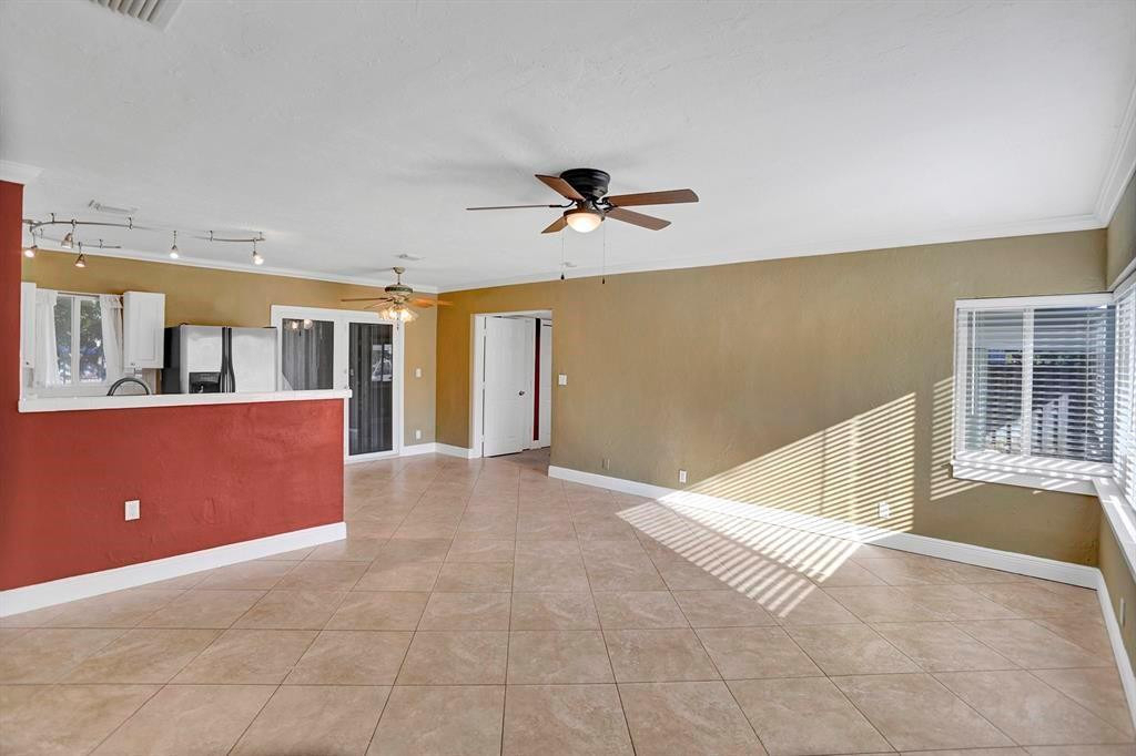 1129 Nw 7th Terrace - Photo 3