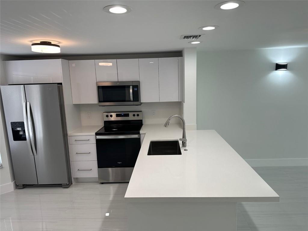 972 Jeffery Street - Photo 6