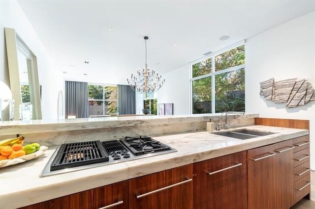 2845 Lee Street - Photo 10