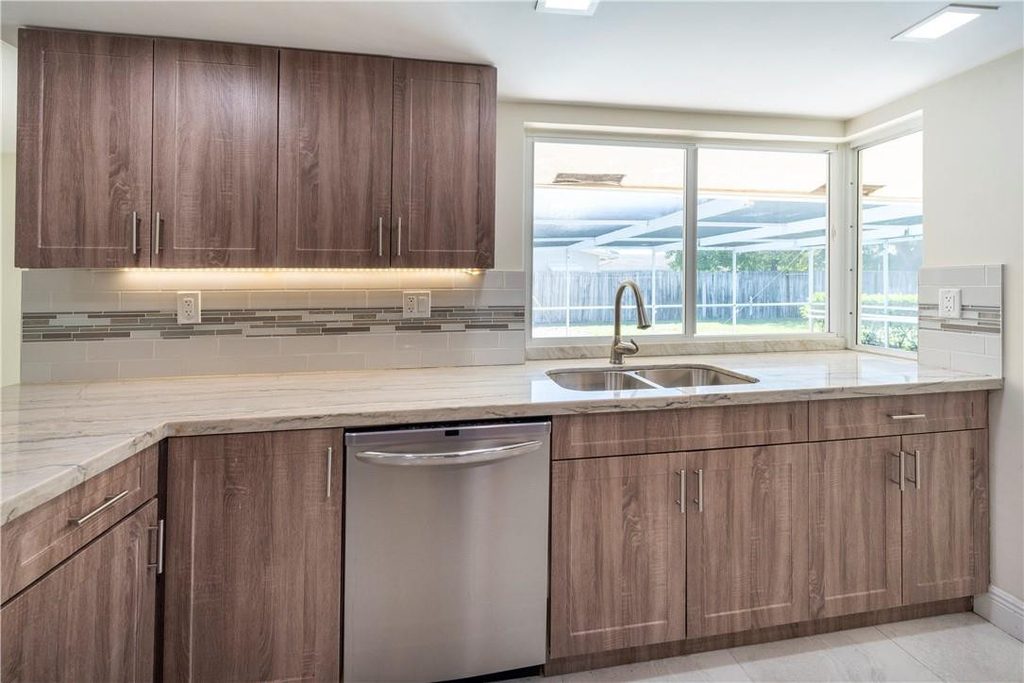 5200 Ne 15th Avenue - Photo 9
