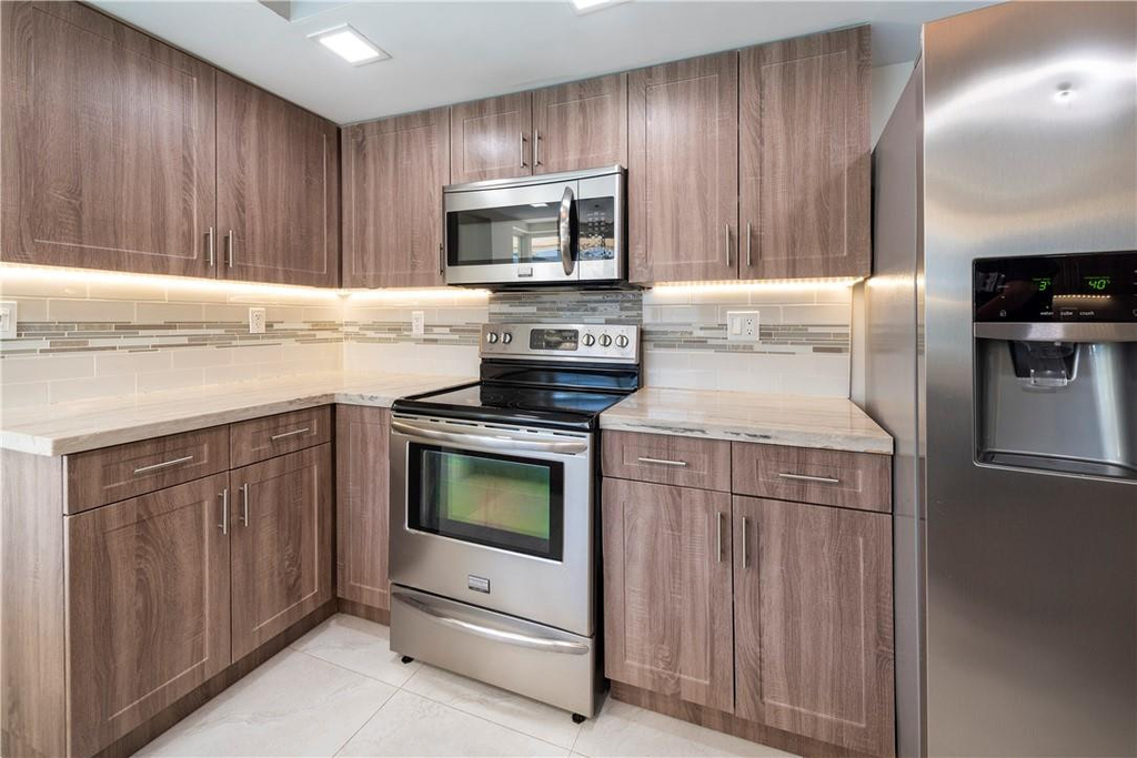 5200 Ne 15th Avenue - Photo 10