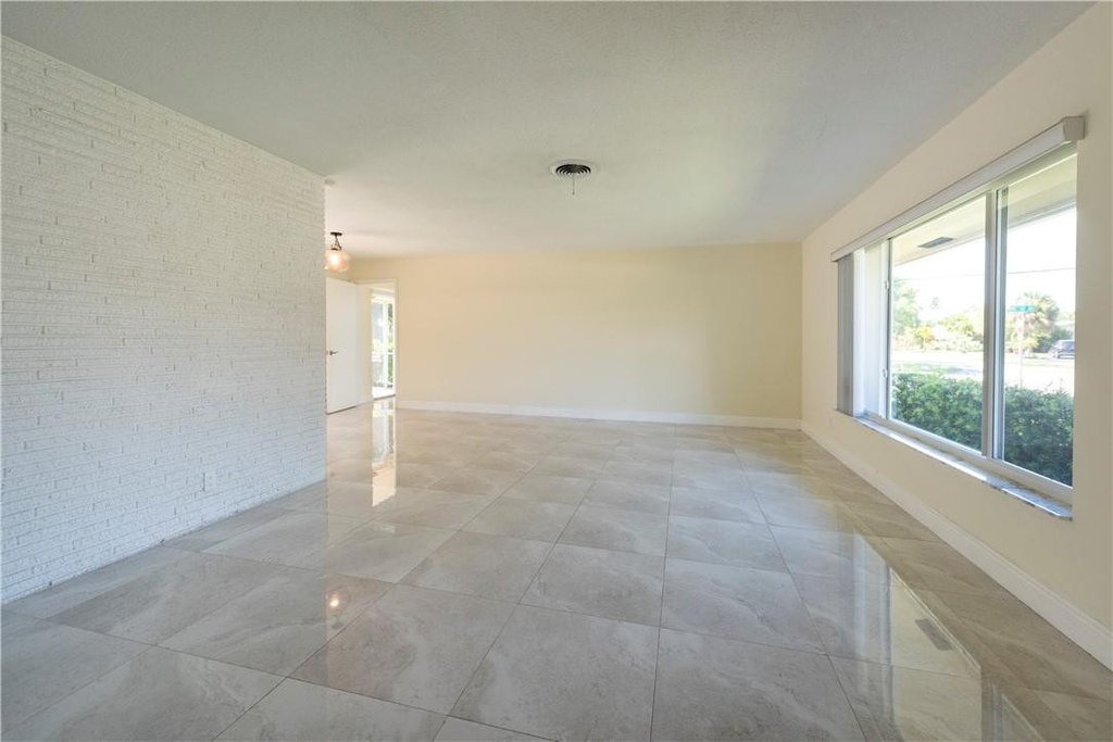 5200 Ne 15th Avenue - Photo 5