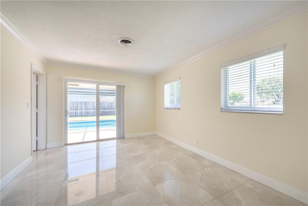 5200 Ne 15th Avenue - Photo 16