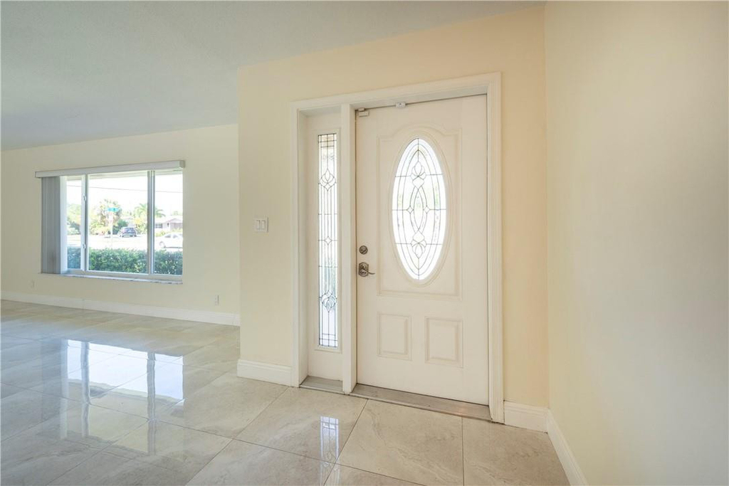 5200 Ne 15th Avenue - Photo 2