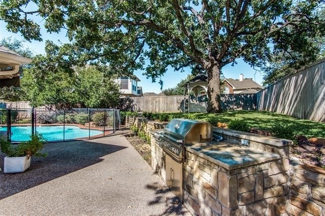 700 Essex Court - Photo 21