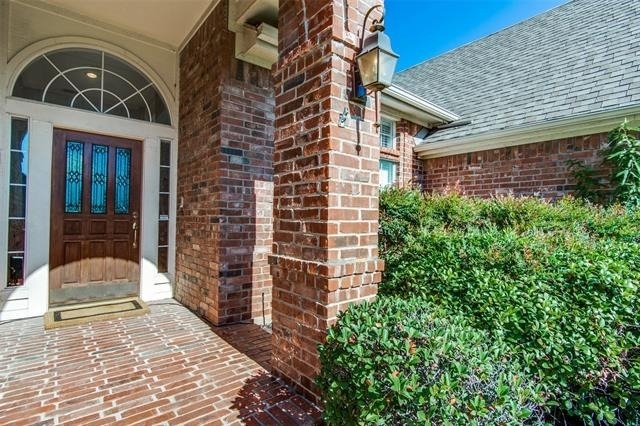 700 Essex Court - Photo 3
