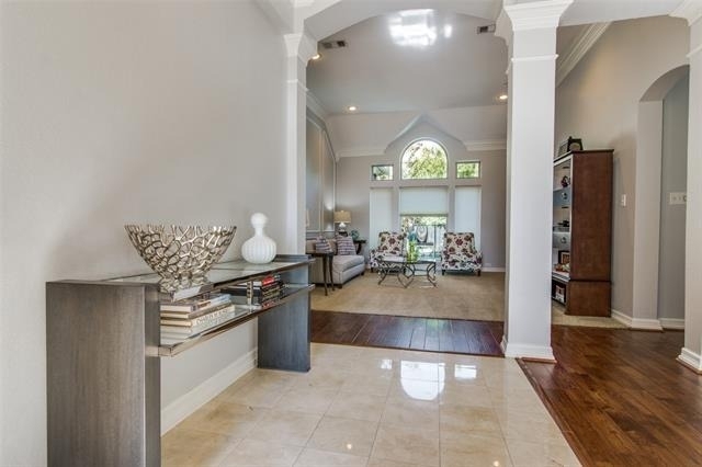 700 Essex Court - Photo 5