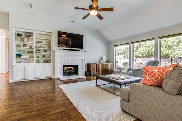 700 Essex Court - Photo 9