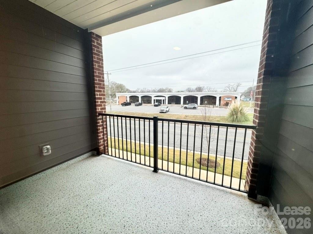 175 W Black Street W - Photo 4