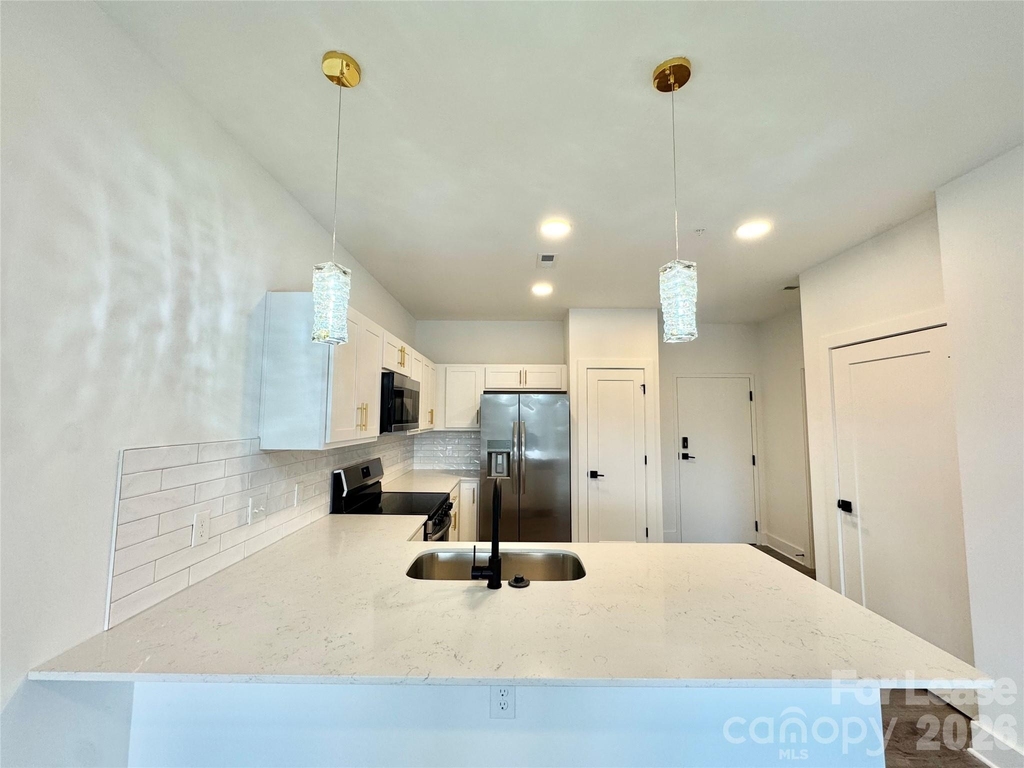 175 W Black Street - Photo 9