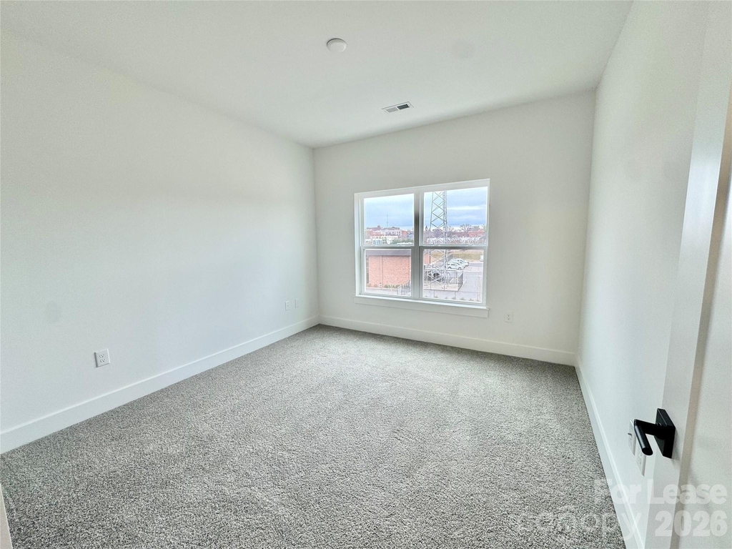 175 W Black Street - Photo 5