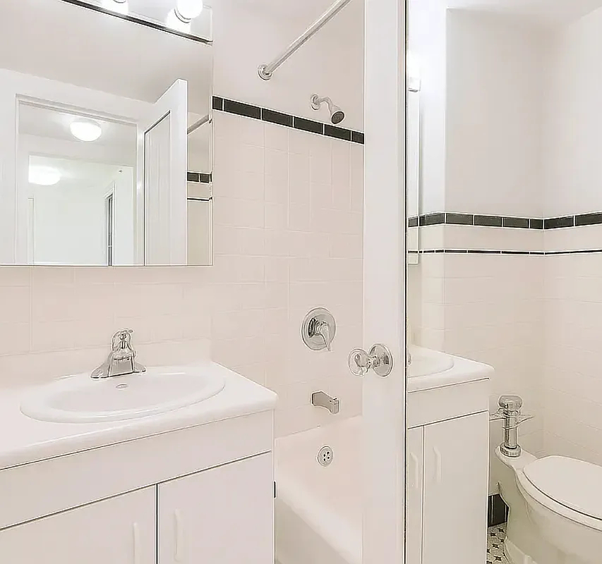 East 39th Street - Photo 4