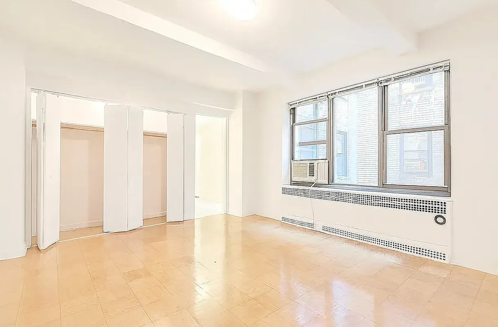 East 39th Street - Photo 3
