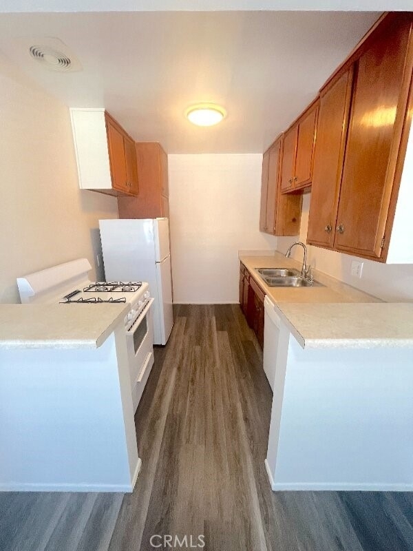 2115 Placentia Avenue - Photo 4