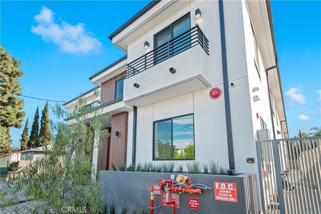 12300 Oxnard Street - Photo 1