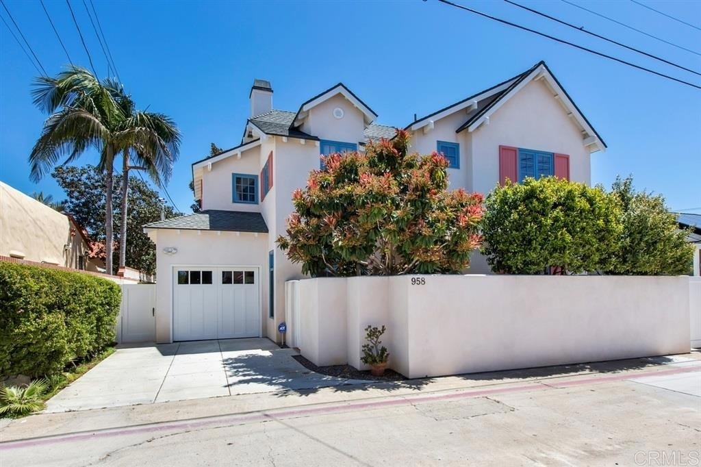 958 A Avenue - Photo 0