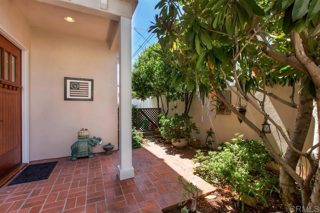 958 A Avenue - Photo 1