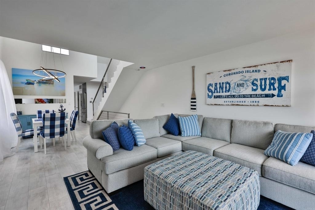 942 D Avenue - Photo 2
