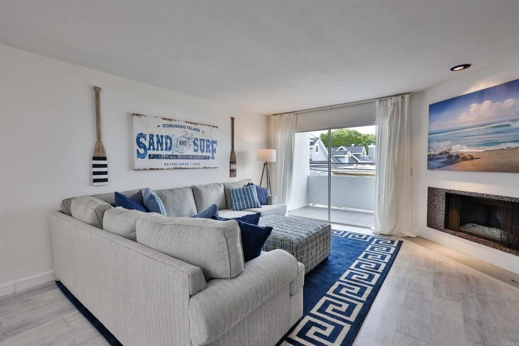 942 D Avenue - Photo 4