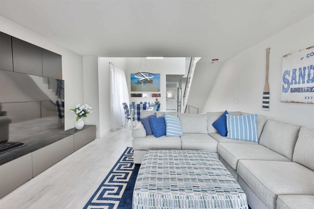 942 D Avenue - Photo 1