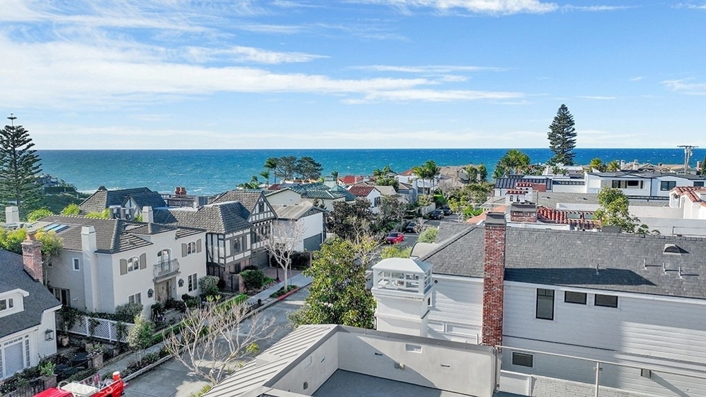 243 Poppy Avenue - Photo 1