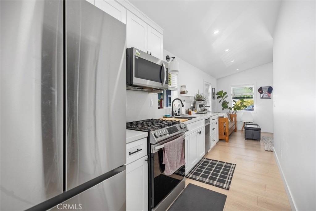 371 Park Ave - Photo 4
