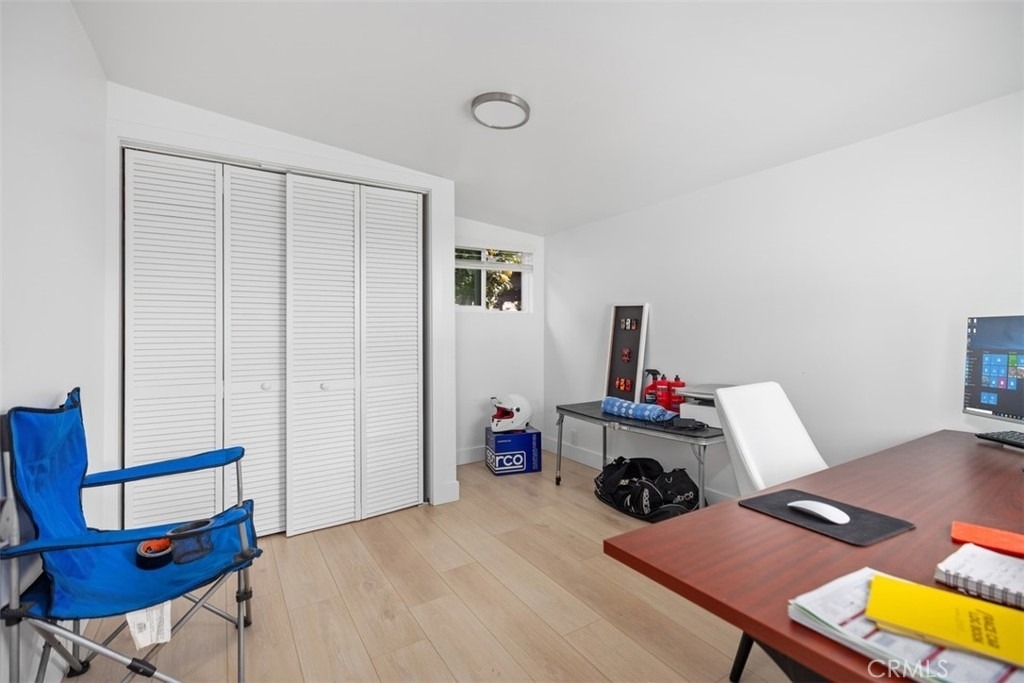 371 Park Ave - Photo 7