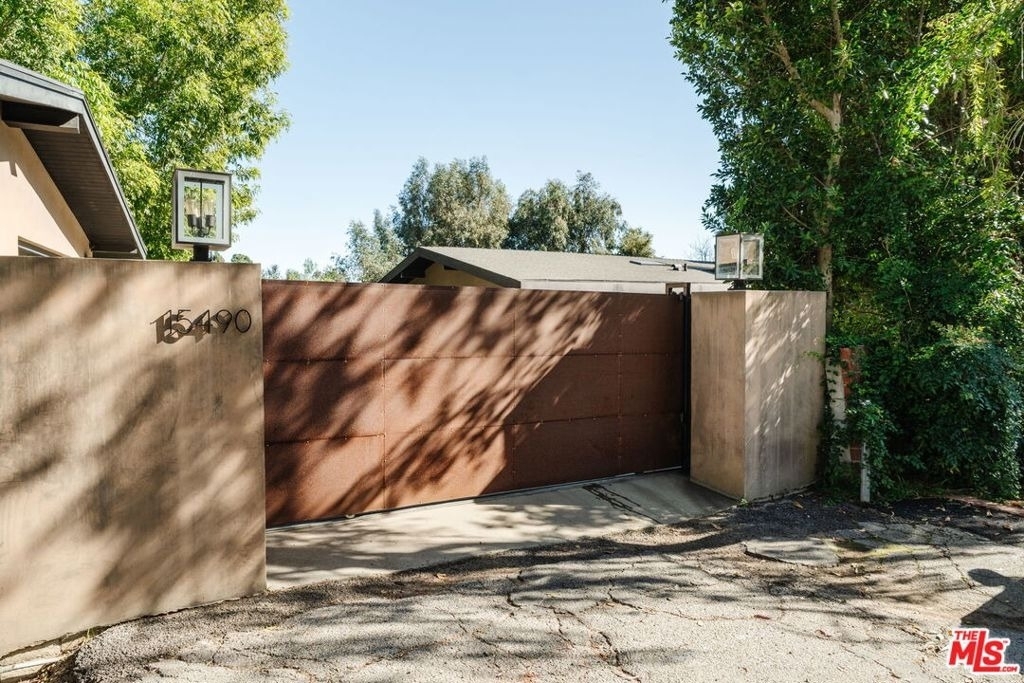 15490 Milldale Drive - Photo 21