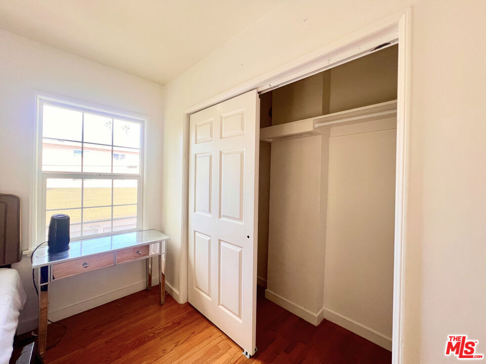 2333 S Garth Avenue - Photo 3