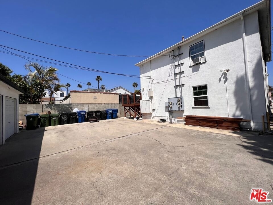 2333 S Garth Avenue - Photo 12