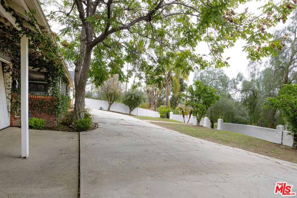 19439 Oxnard Street - Photo 6