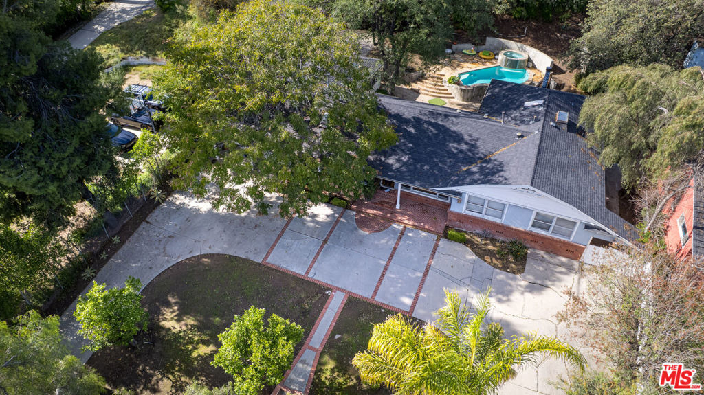 19439 Oxnard Street - Photo 33