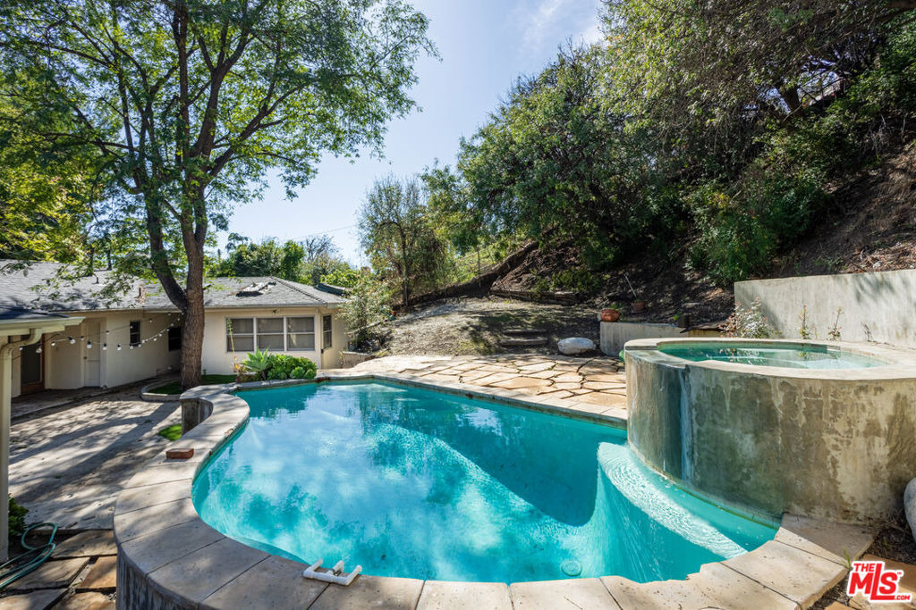 19439 Oxnard Street - Photo 3
