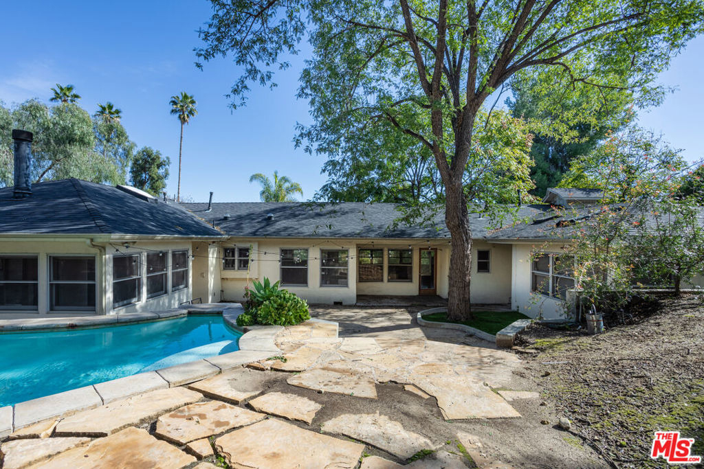 19439 Oxnard Street - Photo 16
