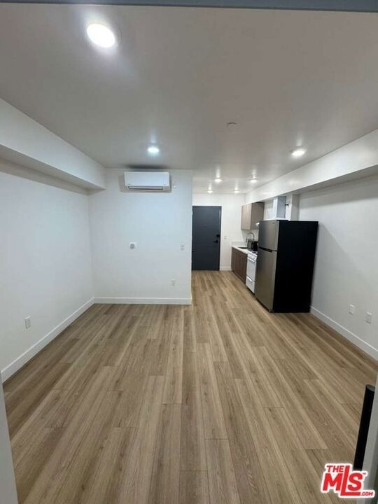 1039 E 28th Street - Photo 12