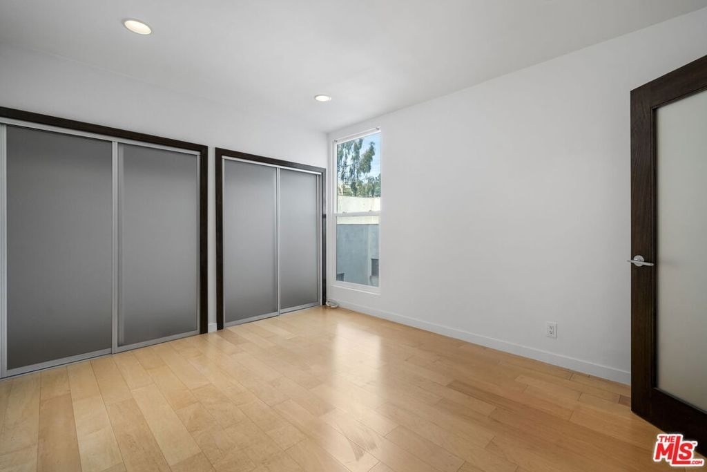 8550 Holloway Drive - Photo 17