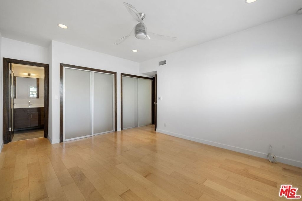8550 Holloway Drive - Photo 21
